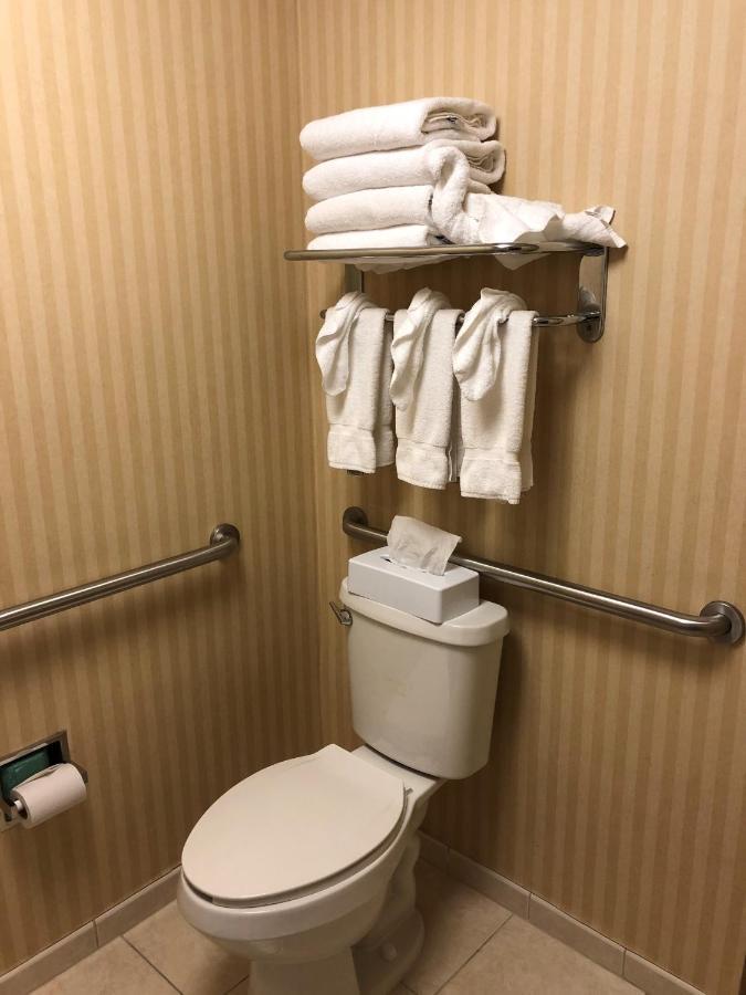 Accessible Grand Double Room with Lake View